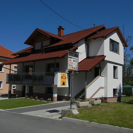 Rooms & Apartment Mira G. Postojna Exterior foto
